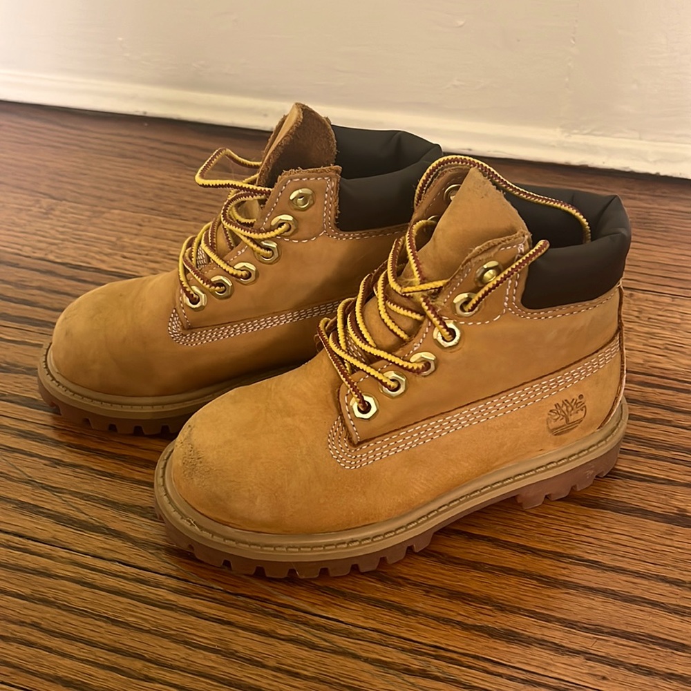 Timberland kids boots size 9